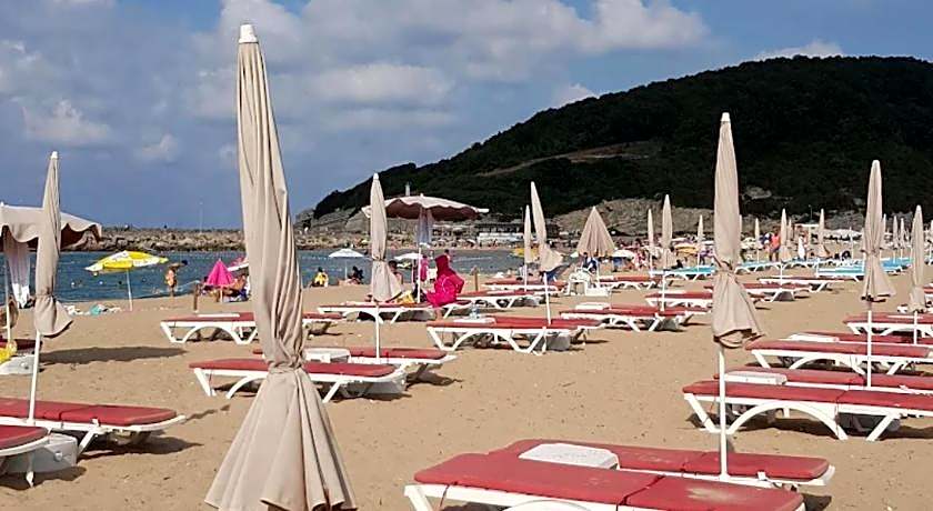 defne otel