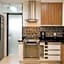 Comfortable 3 Bedrooms: Side Sea View