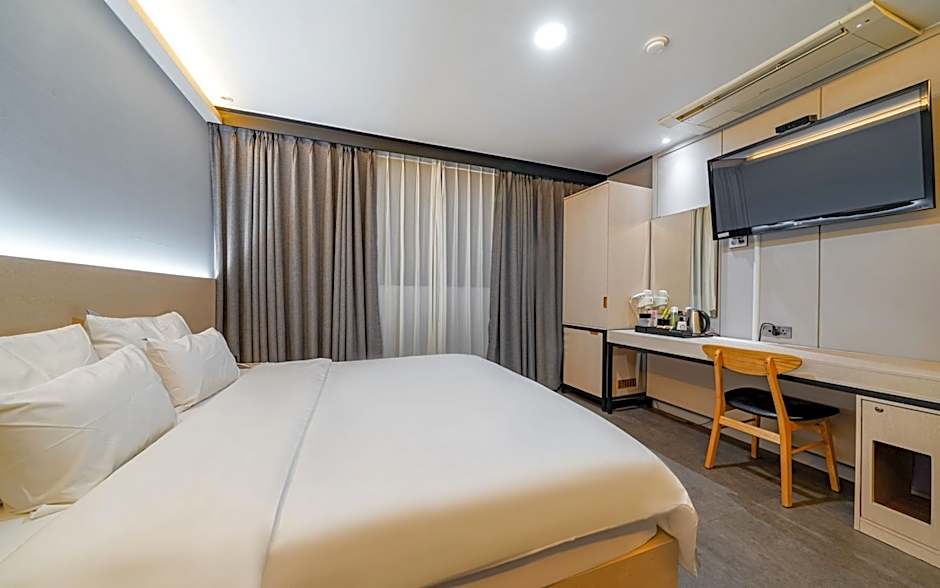 Busan Gangseo Sinhodong Hotel The May