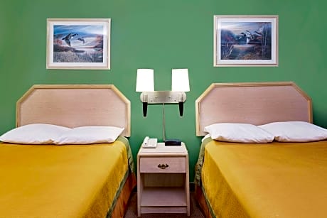 2 Double Beds Non-Smoking