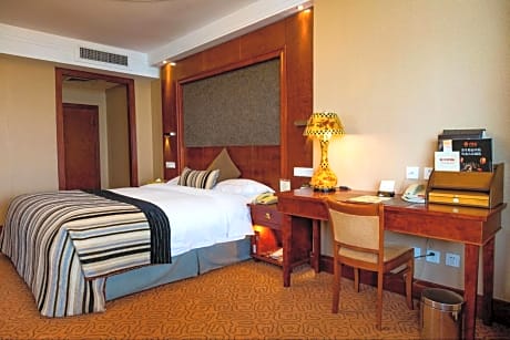 Mainland Chinese Citizen - Sunrise Seaview King Room with Balcony 