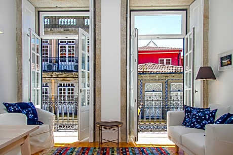 Liiiving in Porto   Blue Flower Apartment