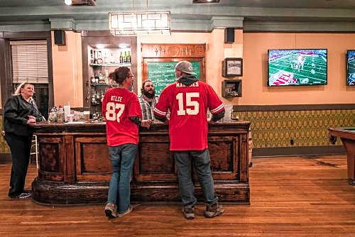 1905 Basin Park Hotel