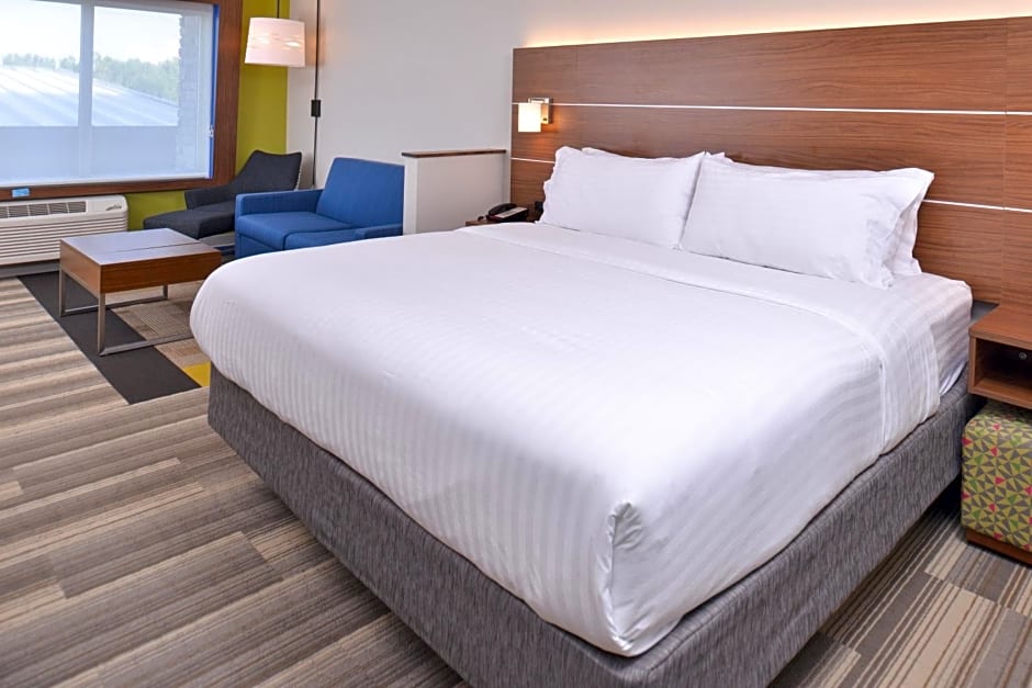 Holiday Inn Express & Suites OMAHA AIRPORT