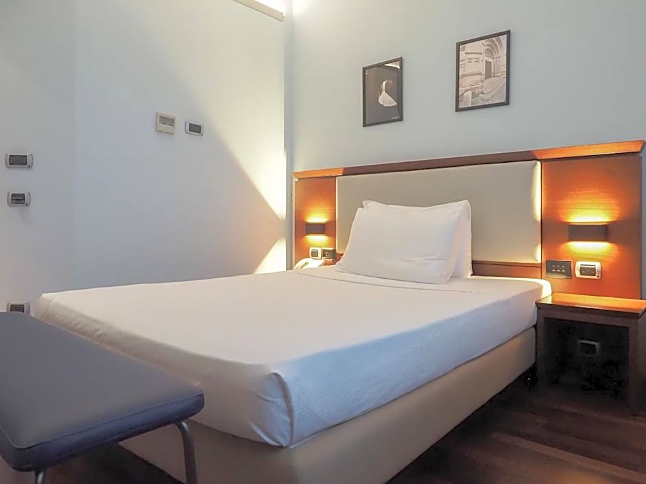 Dado Hotel International