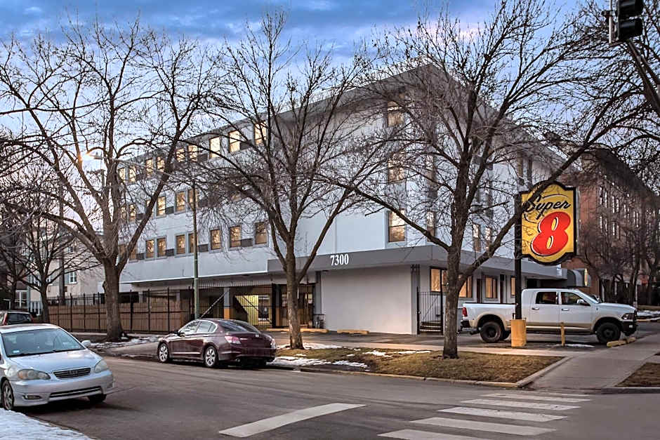Super 8 by Wyndham Chicago IL