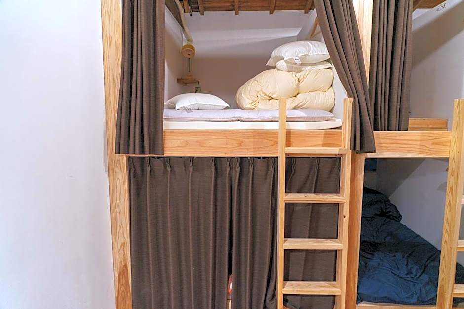 ゲストハウス さんかくワサビ Guest house Sankaku Wasabi