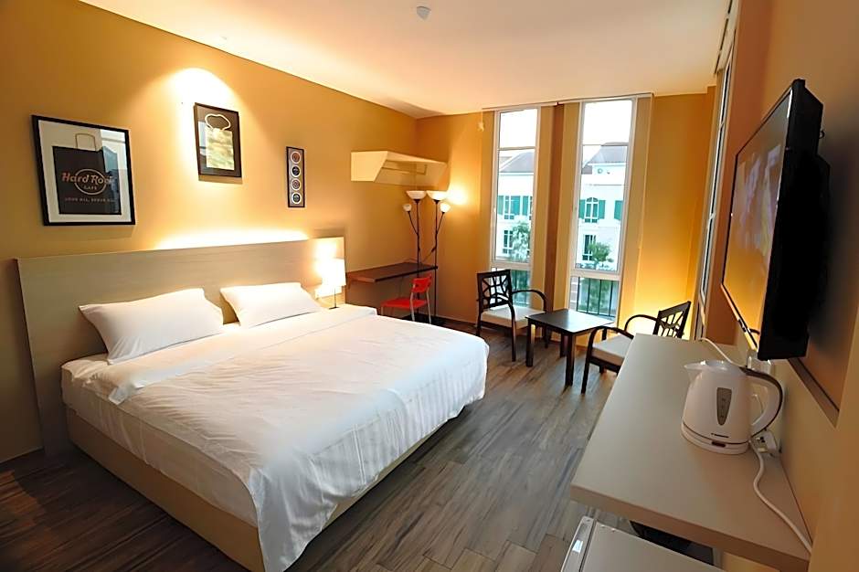 91 Street Boutique Inn