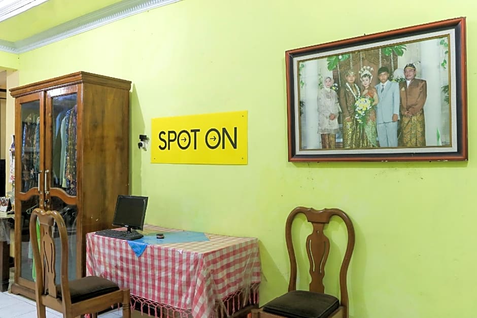 OYO 2440 Wallet Family Residence Syariah