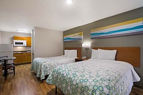 Studio Room with Two Double Beds Non-Smoking