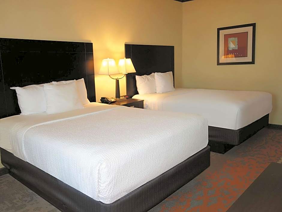 Photo 1 of 4 of Deluxe 2 Queen Beds