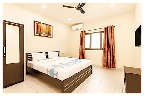 Goroomgo M S M Residency Puri - Near Sea Beach