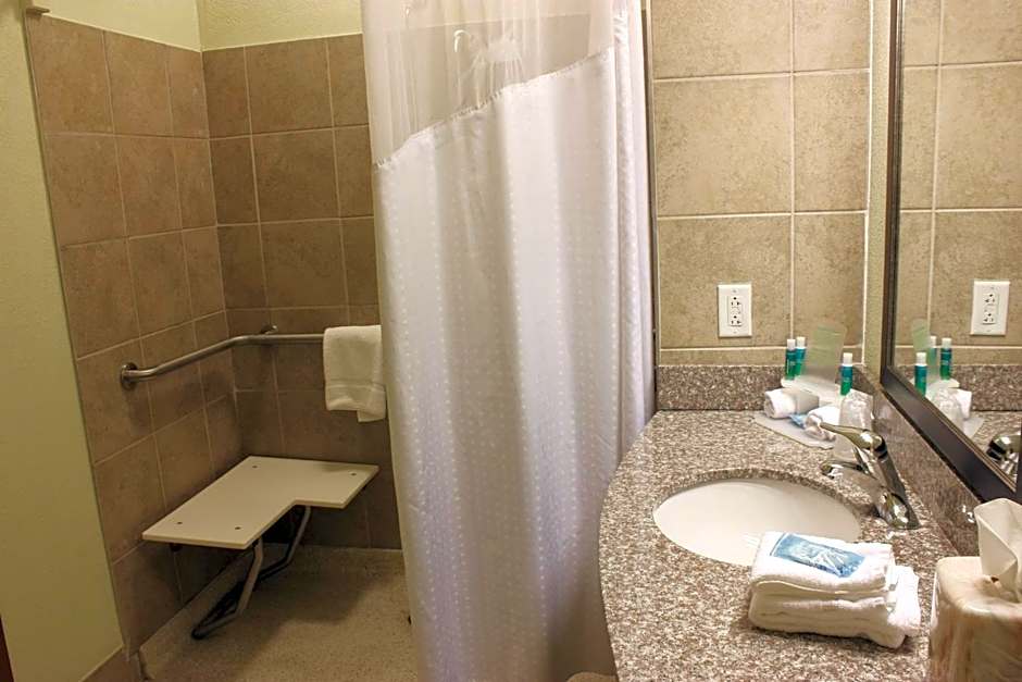 Holiday Inn Express & Suites Lebanon By IHG