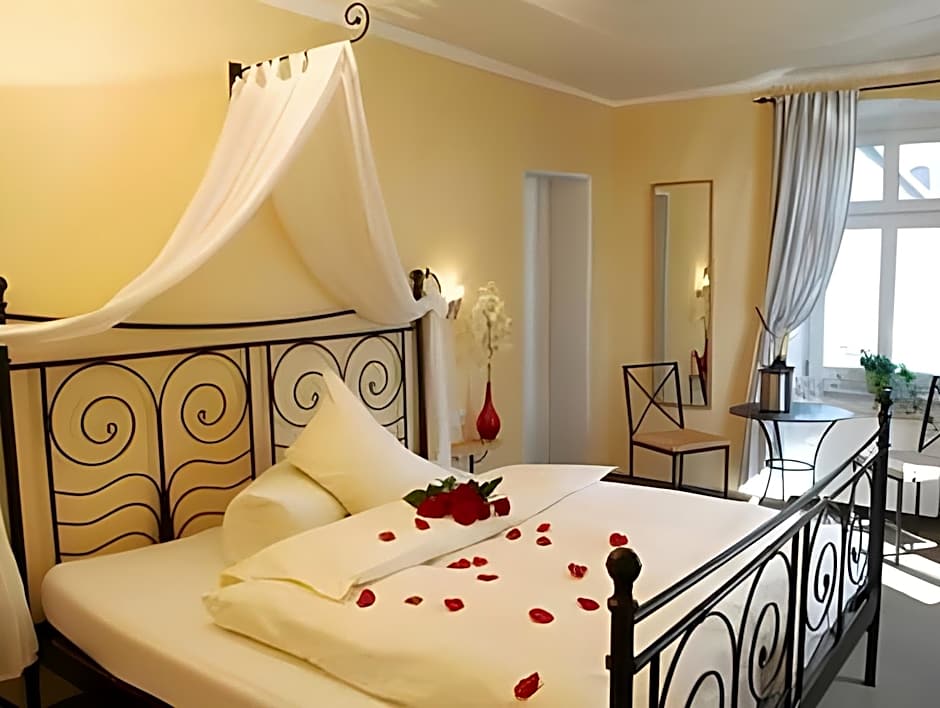 Landhotel Airport-Inn