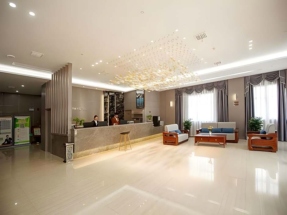 GYA Jiaxing Tongxiang City Century Avenue Hotel