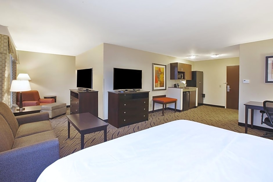 Holiday Inn Express & Suites Washington - Meadow Lands