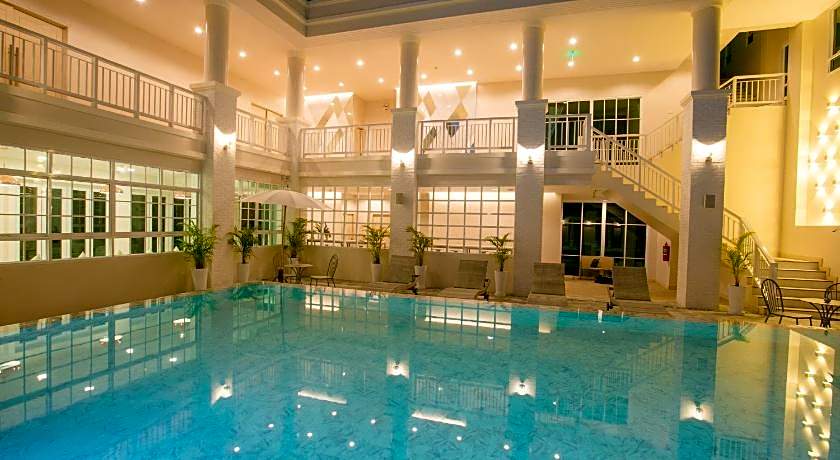 De Hug Hotel and Residence