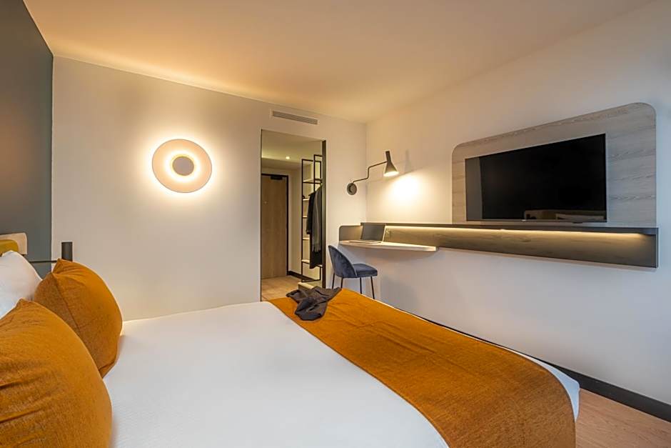 KYRIAD Tours Sud - Ballan Mire