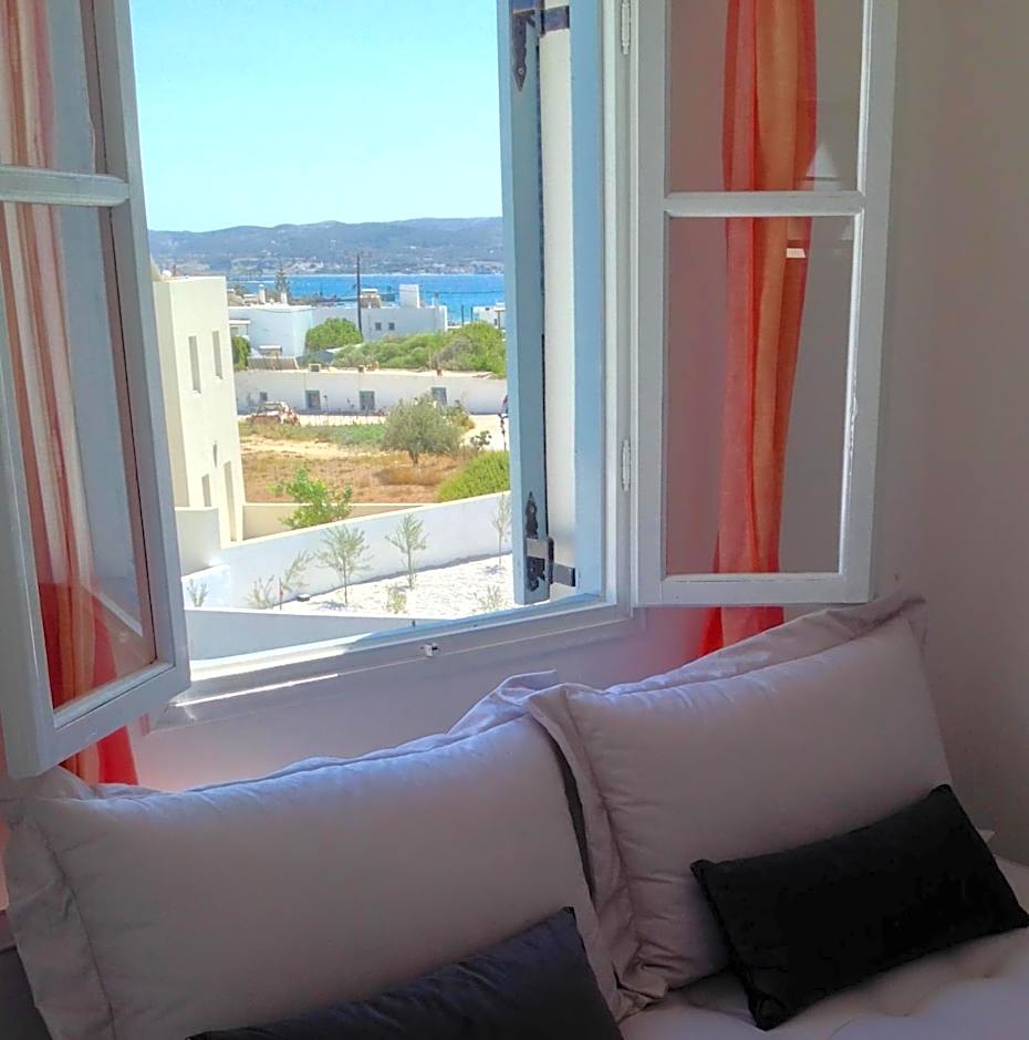 Anita Rooms & Suites Milos