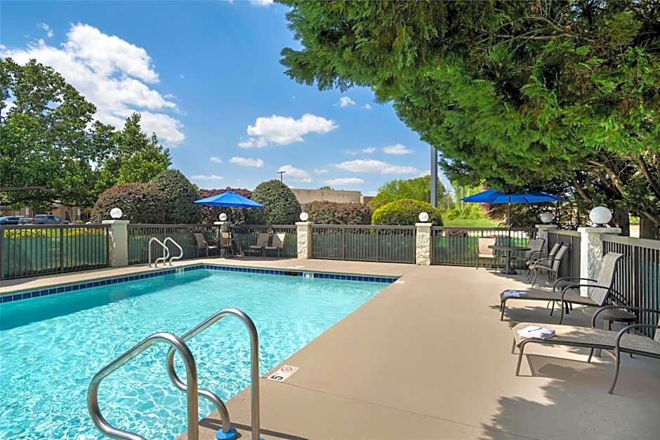 Best Western Inn & Suites Monroe