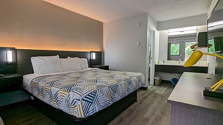 Motel 6-Nashua, NH - South