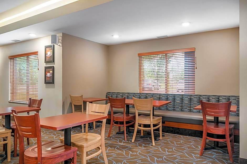 AmericInn by Wyndham Winona