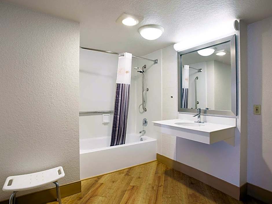 La Quinta Inn & Suites by Wyndham San Diego Chula Vista