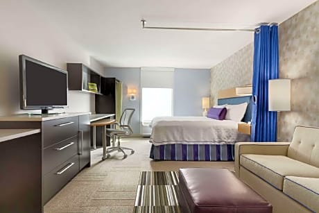 1 King Accessible Bathtub Suite Nonsmoking Free Brkfst/internet-kitchen W/micro/fridge Separate Bdrm