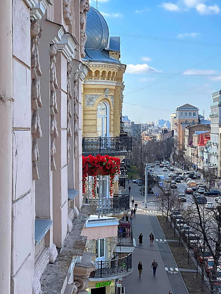 Royal Grand Hotel