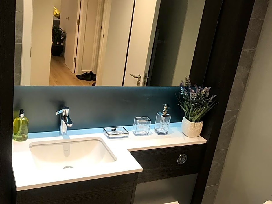 Kew Bridge Apartments