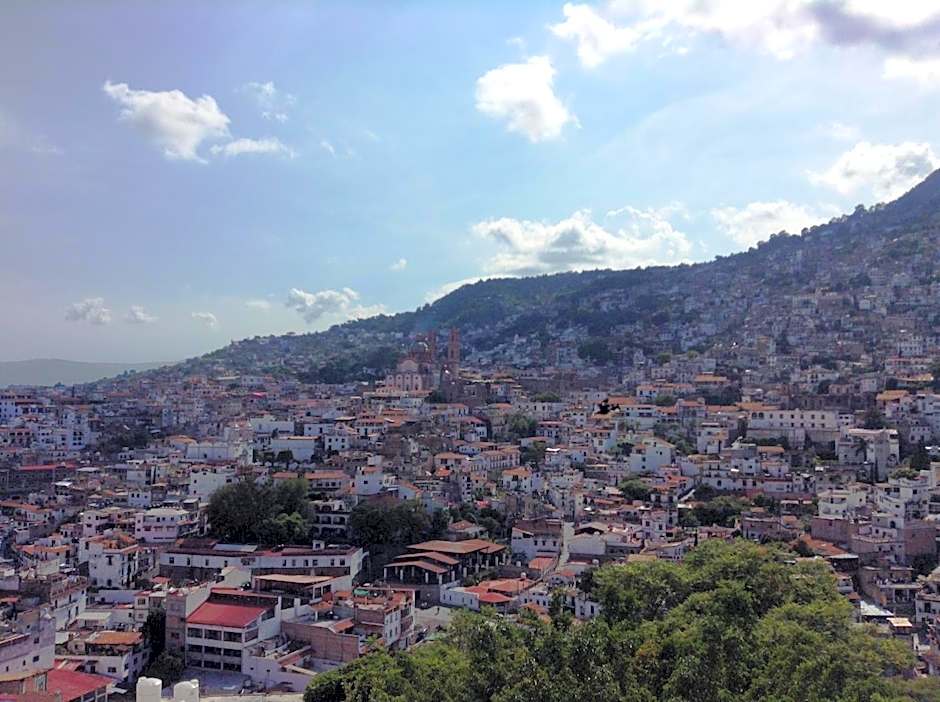 Posada de la Mision, Hotel Museo y Jardin