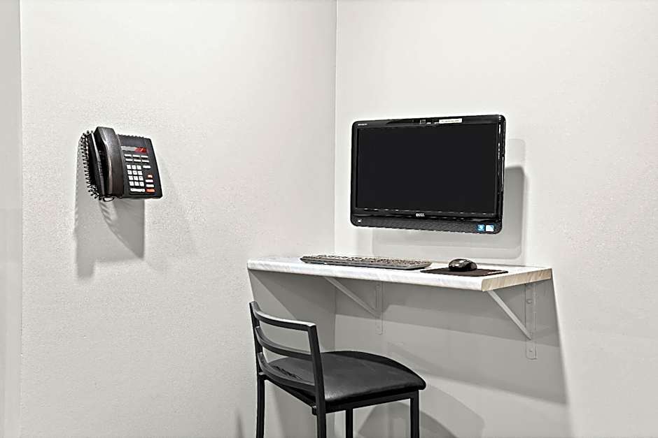 Super 8 by Wyndham Thunder Bay