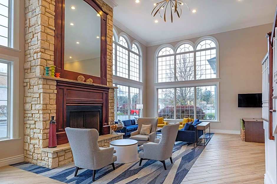 Comfort Inn & Suites East Greenbush