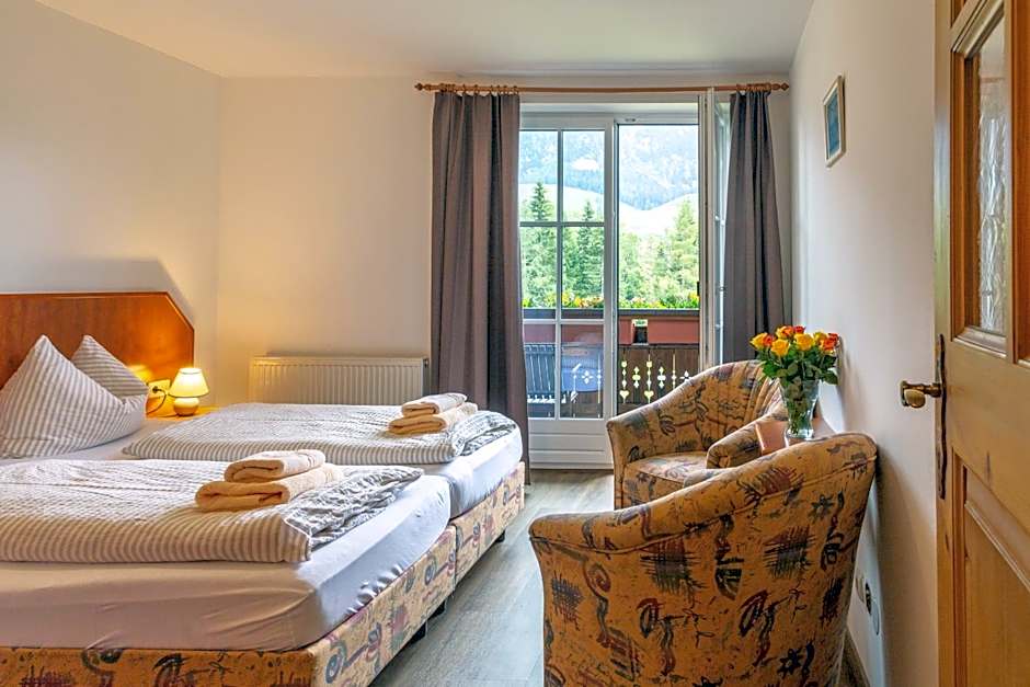 Almhaus Alpenrose Postalm