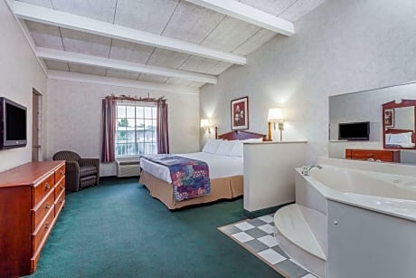 Deluxe King Studio Suite - Non-Smoking