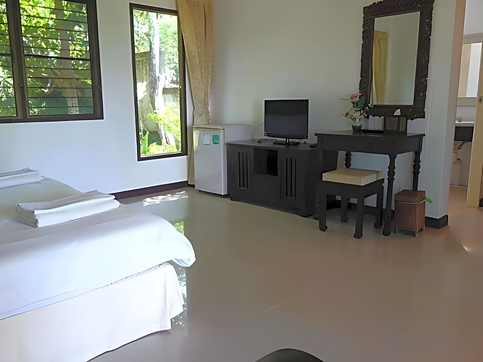 Khaolak Hillside Villa