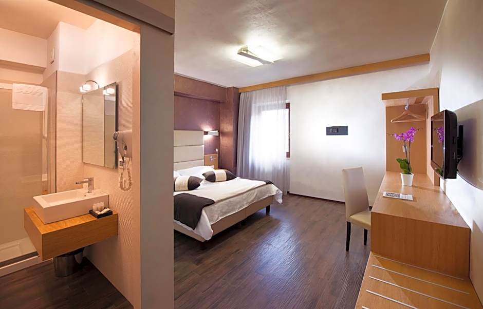 Sport Village Hotel & Spa