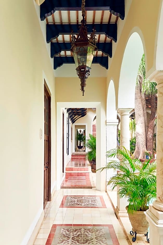 Casa Lecanda Boutique Hotel