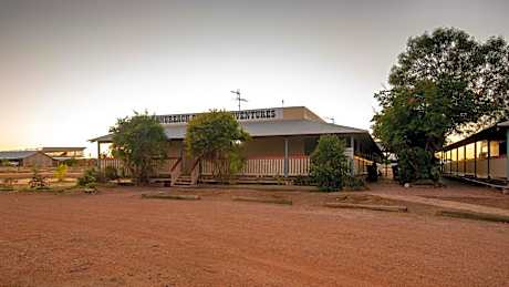 Outback Adventures Backpackers