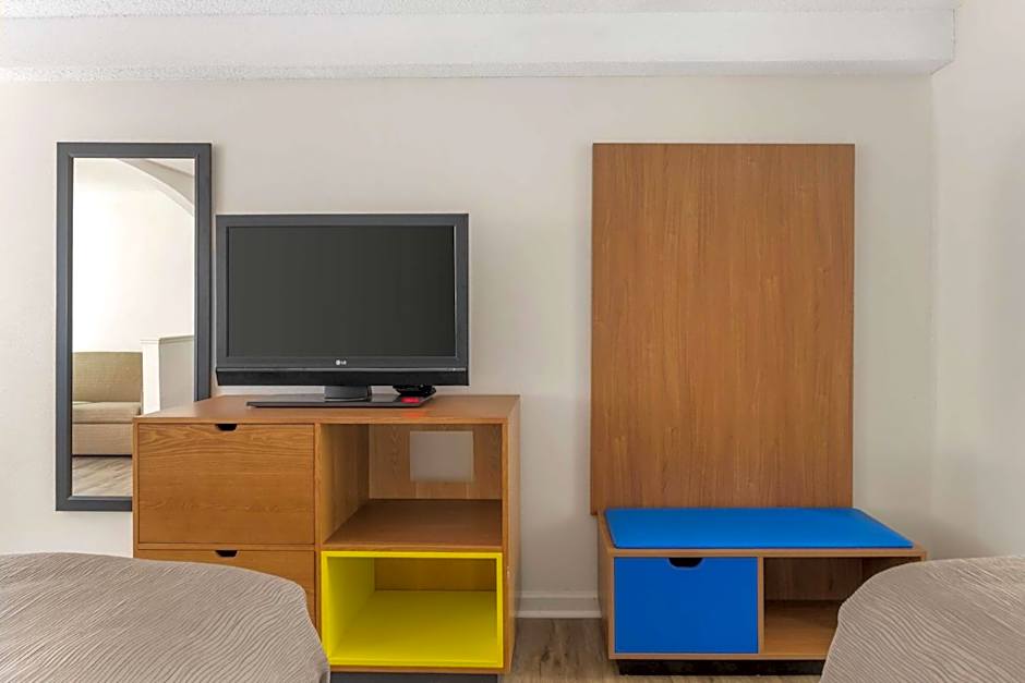 Quality Inn & Suites Decatur Priceville I-65