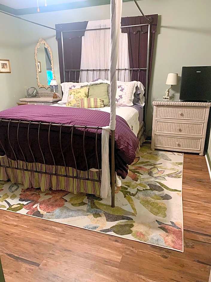 Lamb's Rest Inn B&B – New Braunfels, TX
