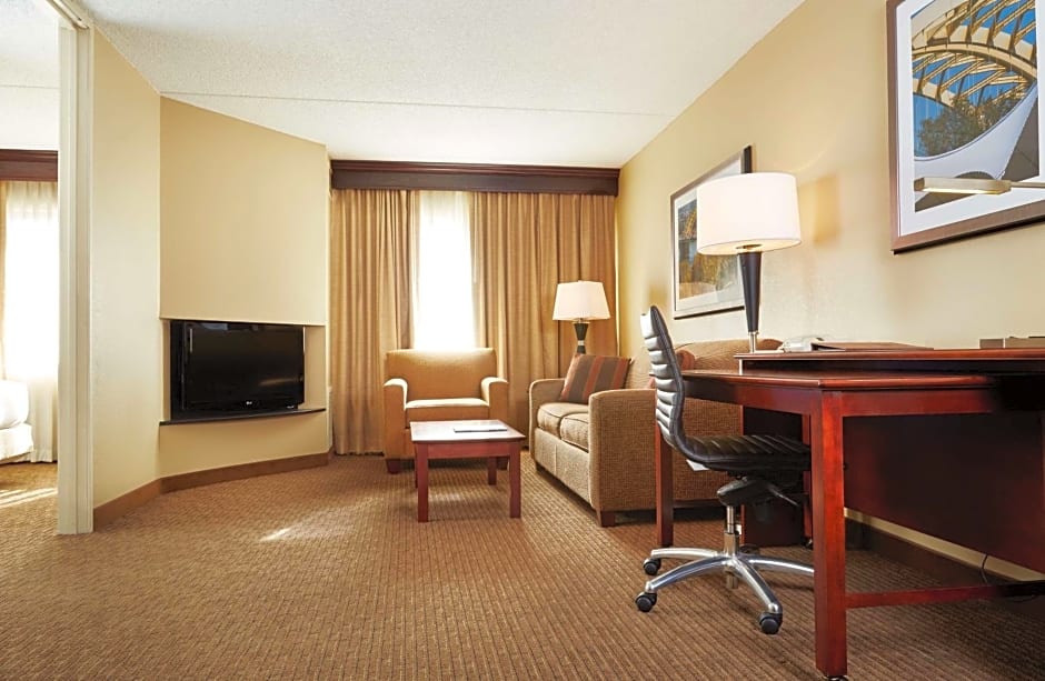 DoubleTree Suites By Hilton Hotel Cincinnati-Blue Ash