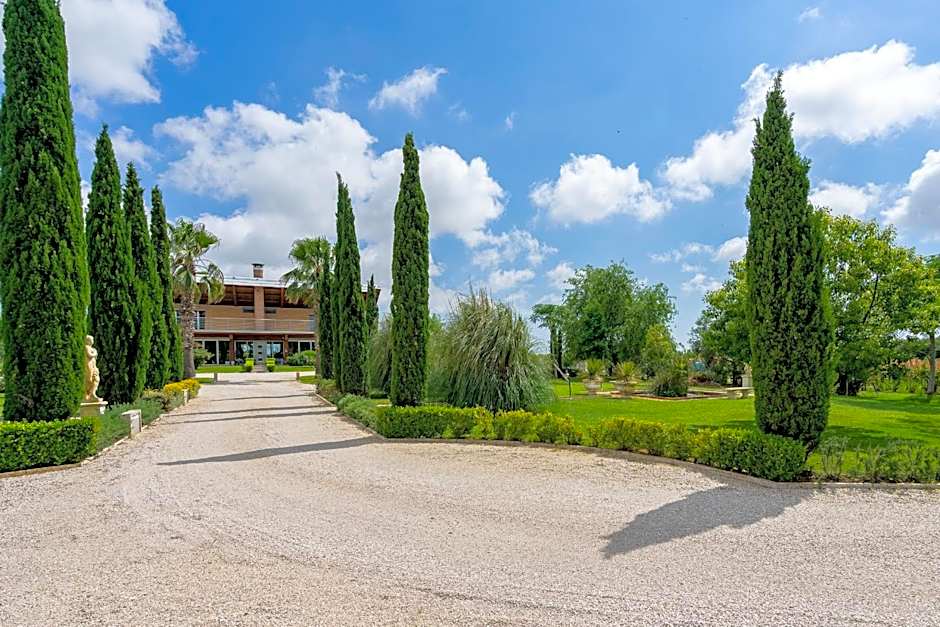 Casale Delle Ronde B&B