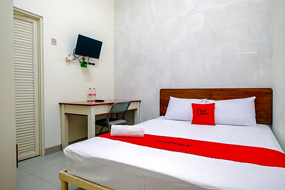 RedDoorz @ Syariah House Purwokerto