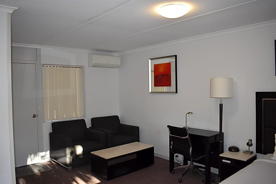 Roundhouse Motel