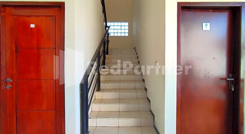 Mutiara Residence Near Simpang Lima Mitra RedDoorz