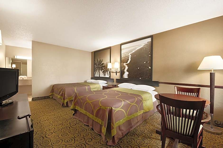 Photo 1 of 4 of 2 Double Beds