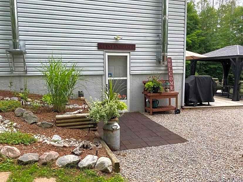 Suite in the Bush-Private Apartment