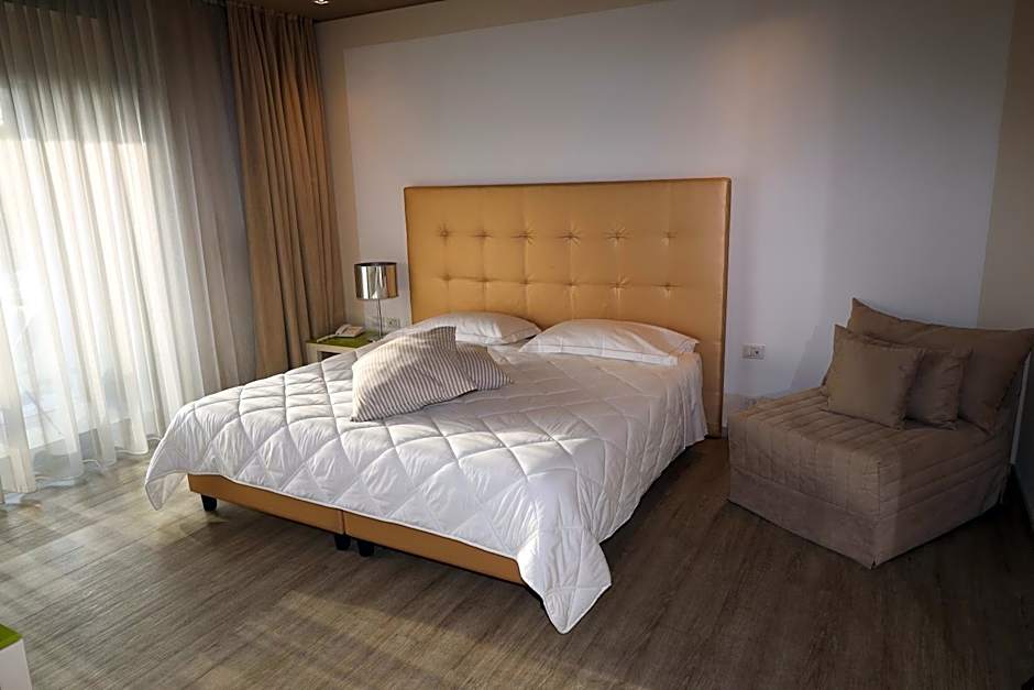 One Hotel & Restaurant