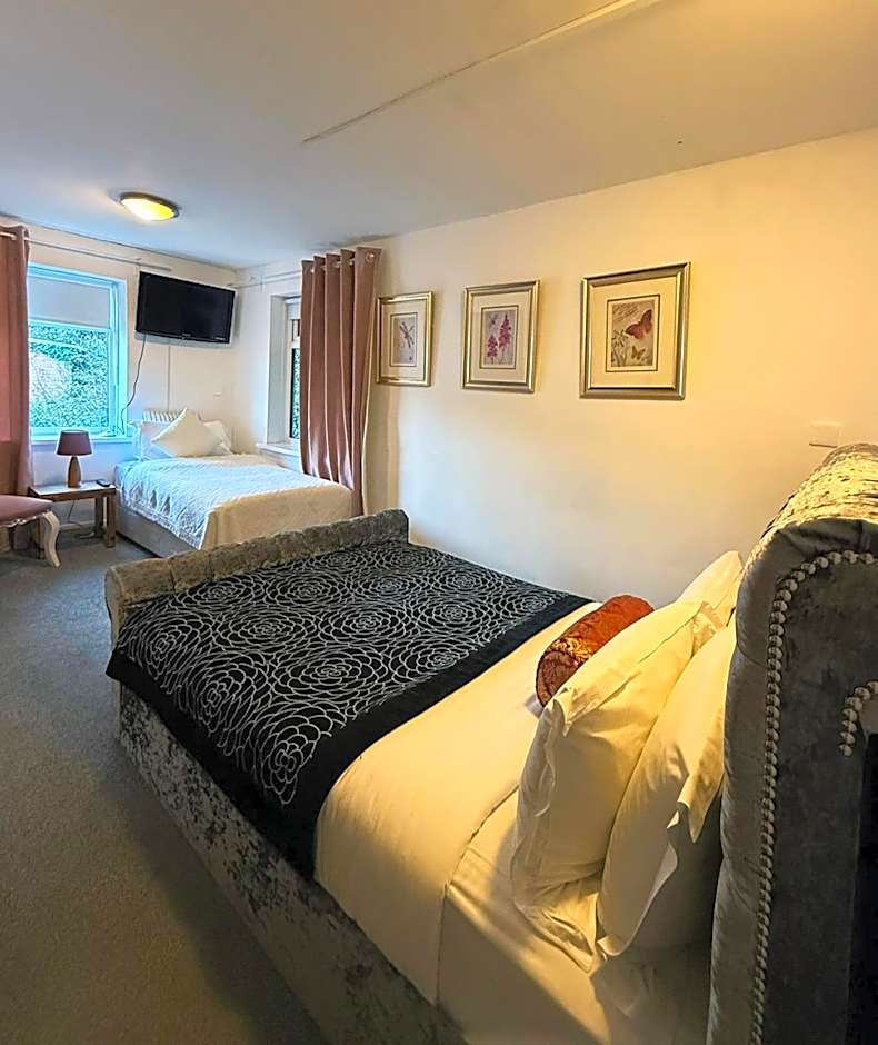 Sids restaurant and bar with rooms